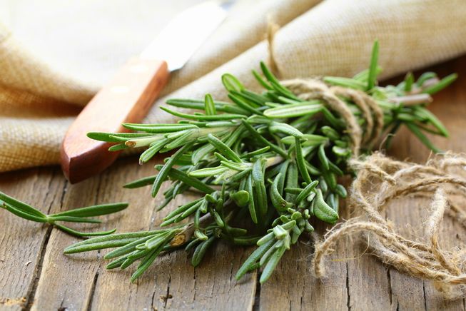 Rosemary-as-thyme-substitute