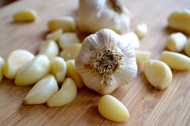 How-to-mince-garlic