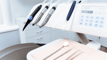 Why You Should Leave Teeth Whitening To The Professionals